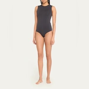 SKIMS Essential Sleeveless Crewneck Thong Bodysuit Size XS Onyx Shapewear Basic